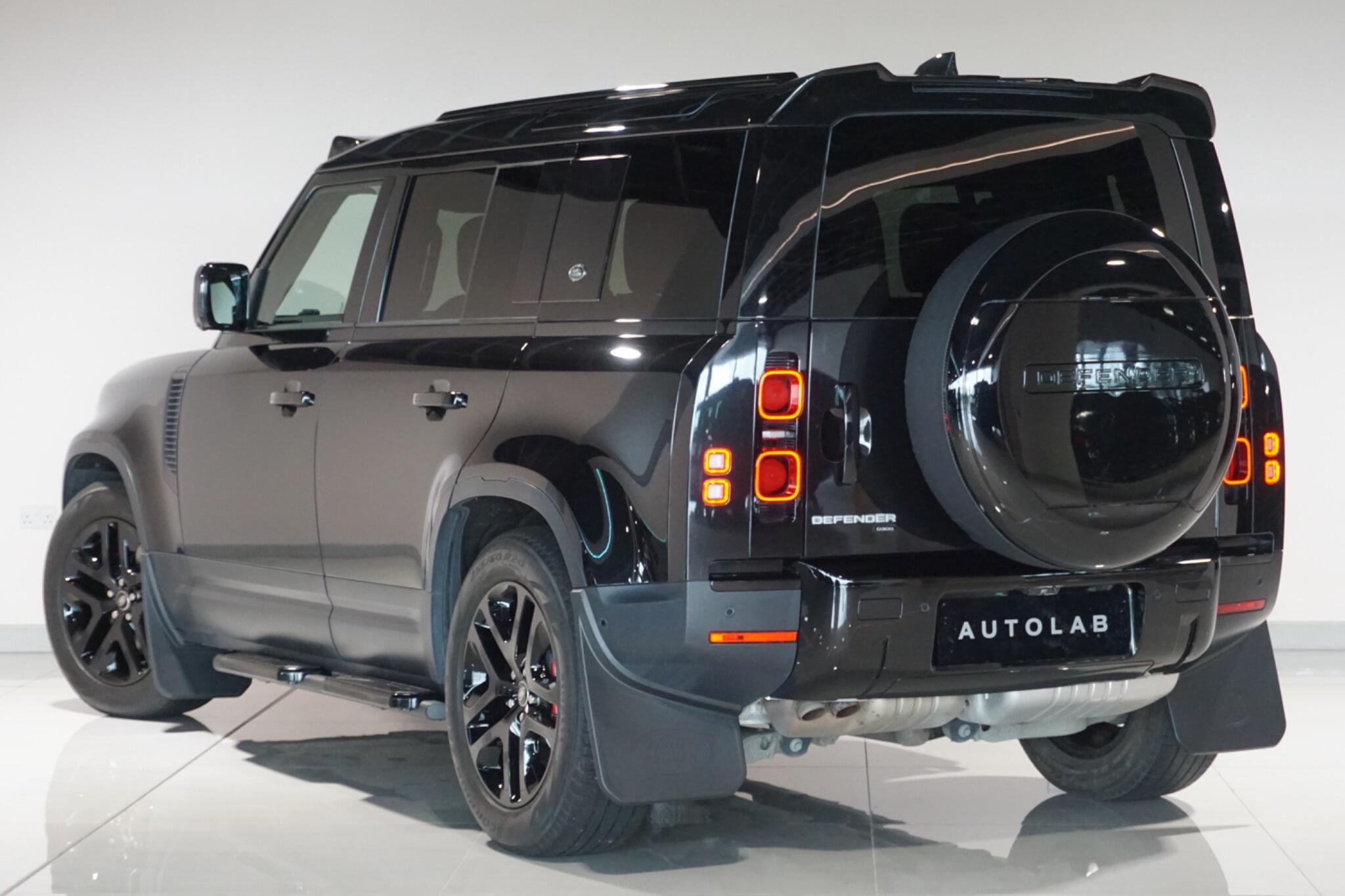 Land Rover Defender 110 3.0 D300 MHEV HSE SUV 5dr Diesel Auto 4WD Euro 6 (s/s) (300 ps)